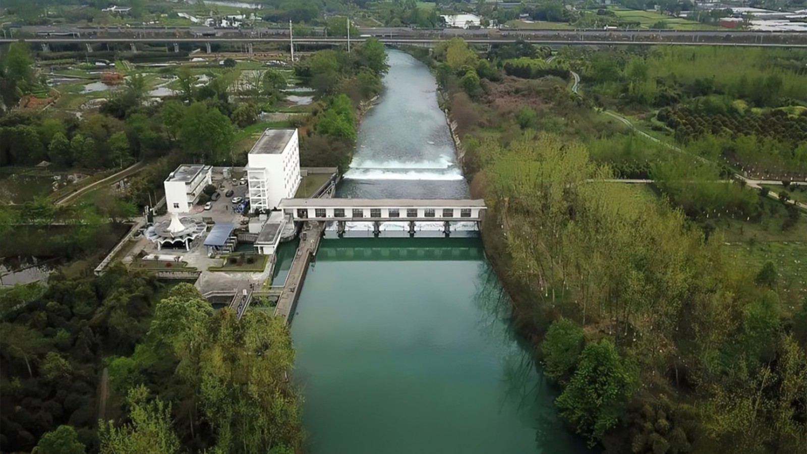 多功能水泵控制閥：集閘閥、逆止閥與水錘消除器于一體的創(chuàng)新閥門
